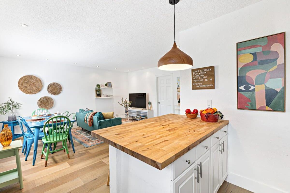Stylish 2 Bedroom - Close To Riverwalk Casa de Férias *